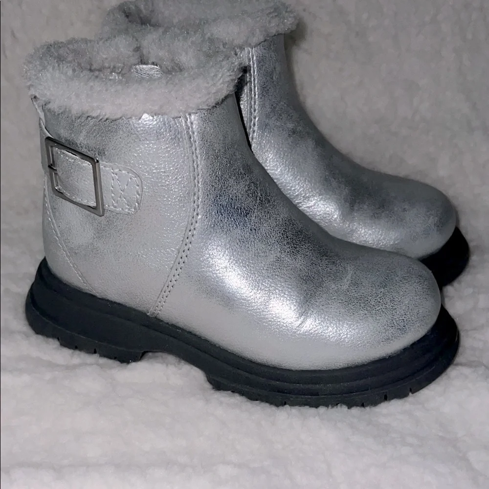 OshKosh B'gosh Silver‎ Kids Boots
